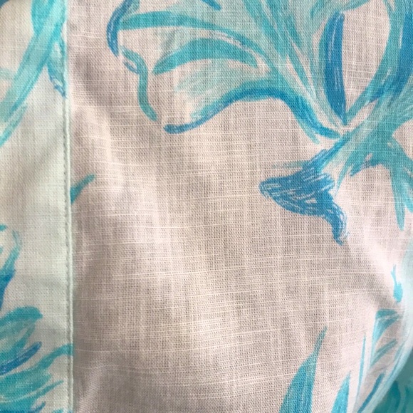 Vineyard Vines tunic sz L soft watery blues. Cool and breezy over shorts… - Picture 9 of 10